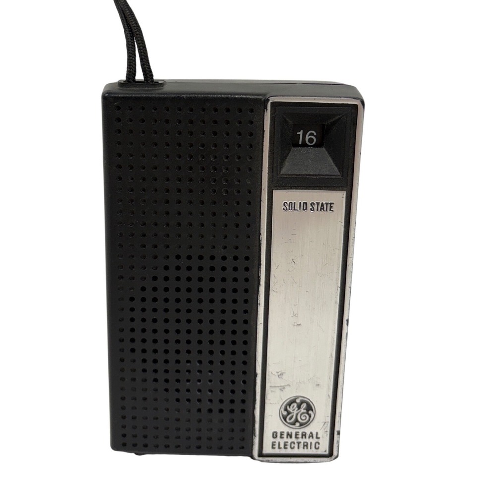 Vintage GE General Electric Solid State AM Radio Model 7-2705B Black Portable